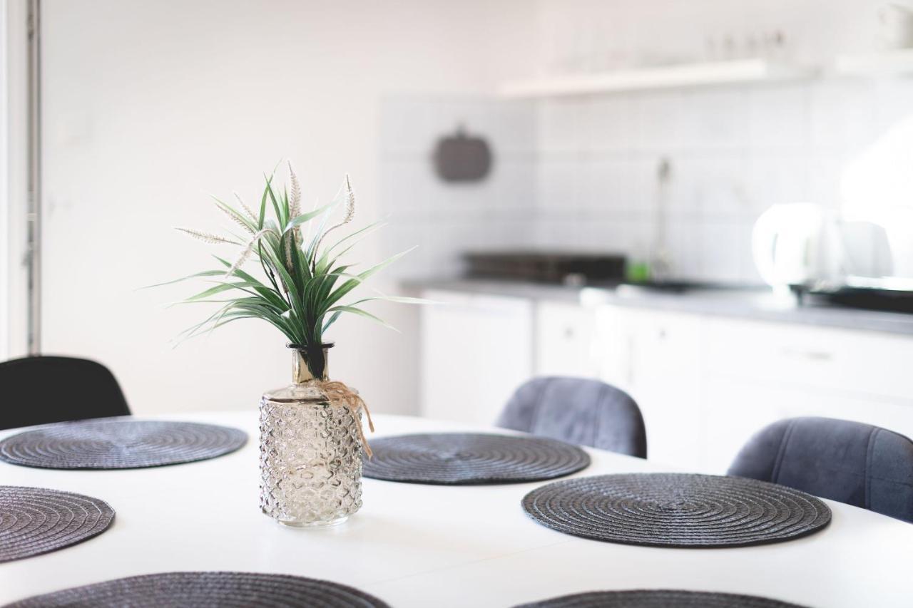 Dom Latarnika Apartment ยารอสวาเวียซ ภายนอก รูปภาพ