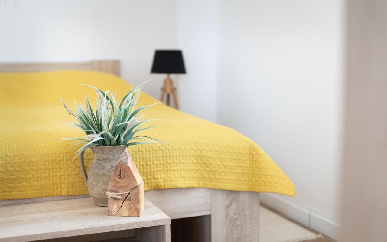 Dom Latarnika Apartment ยารอสวาเวียซ ภายนอก รูปภาพ