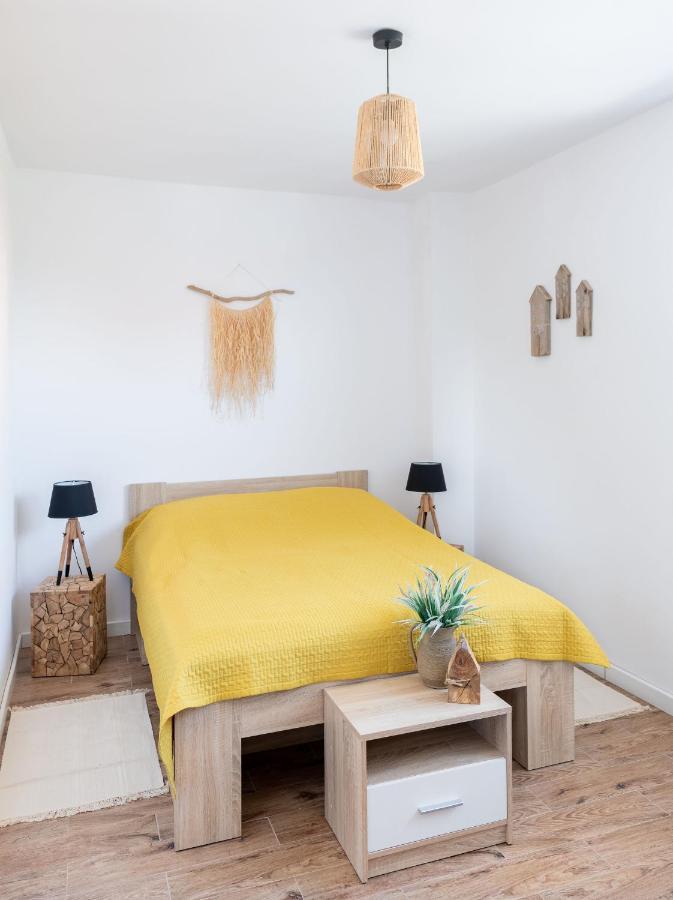 Dom Latarnika Apartment ยารอสวาเวียซ ภายนอก รูปภาพ