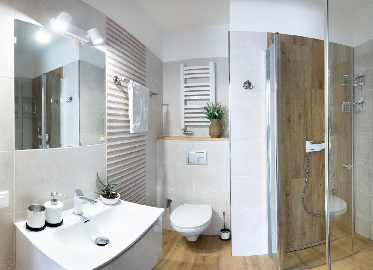 Dom Latarnika Apartment ยารอสวาเวียซ ภายนอก รูปภาพ