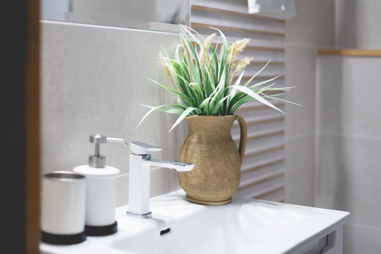 Dom Latarnika Apartment ยารอสวาเวียซ ภายนอก รูปภาพ