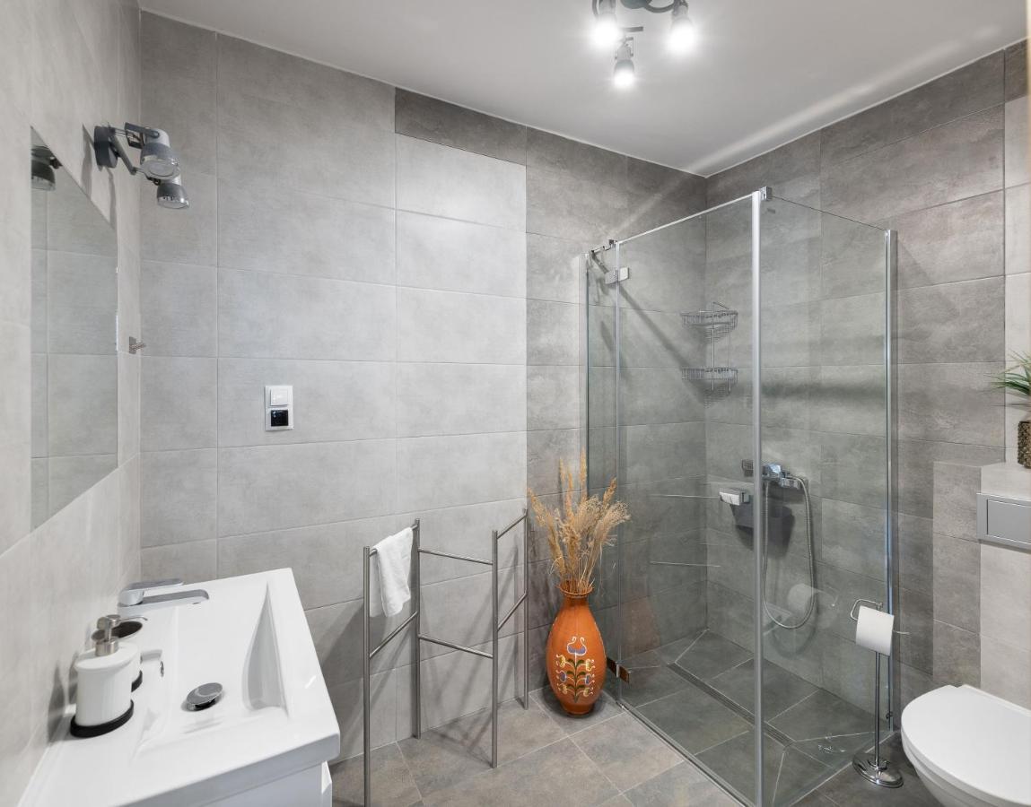 Dom Latarnika Apartment ยารอสวาเวียซ ภายนอก รูปภาพ