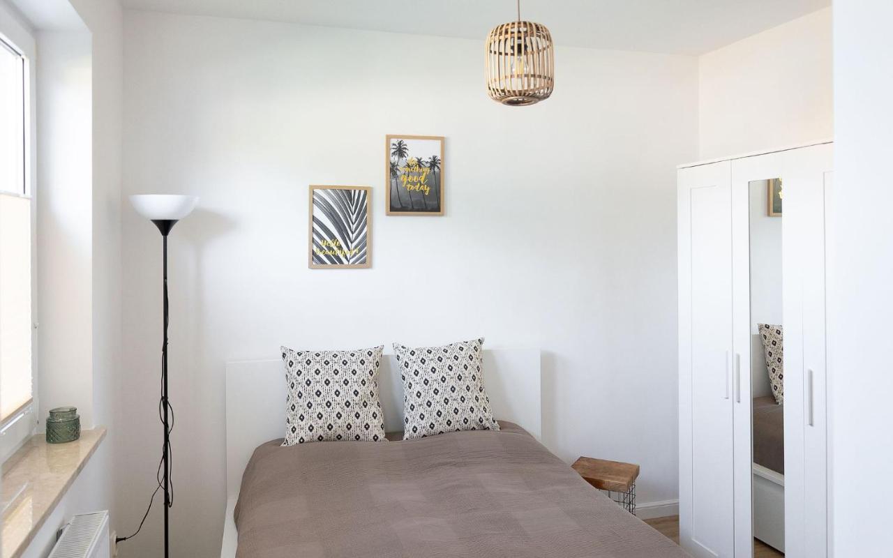 Dom Latarnika Apartment ยารอสวาเวียซ ภายนอก รูปภาพ